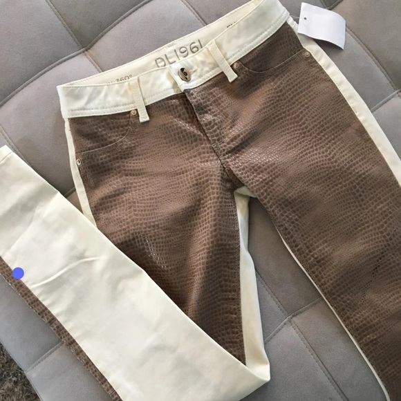 💕MAKE AN OFFER 💕4 Way Stretch Comfort Emma Jeans - Picture 2 of 6